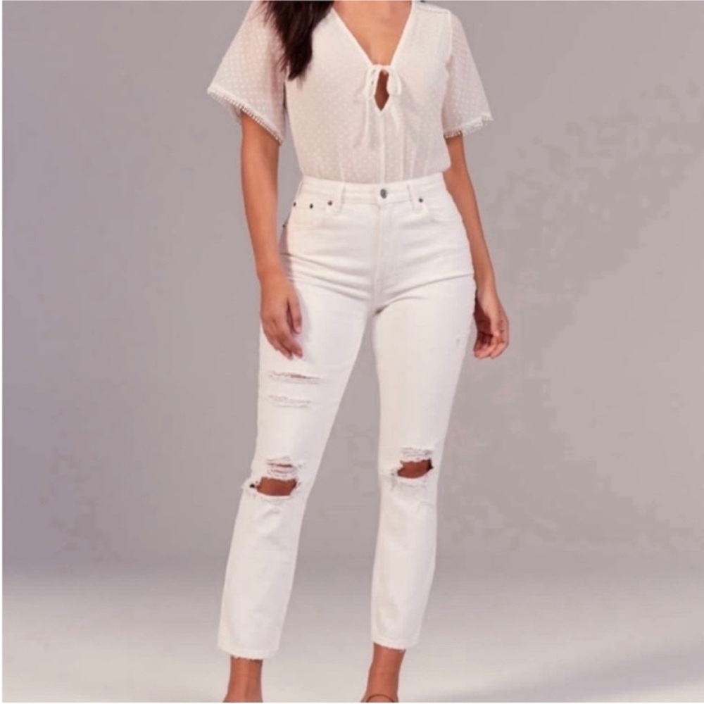 NWT A&F‎ High Rise Mom Jeans